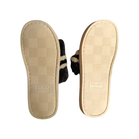 Violet & Brooks Black and White Wool Slippers Medium - Picture 2 of 3